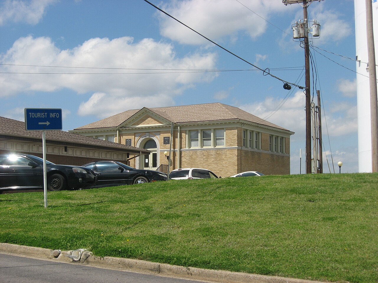 Stand-in photo: Hickman Carnegie Library in nearby Hickman, Fulton County (no public photo of the site itself)