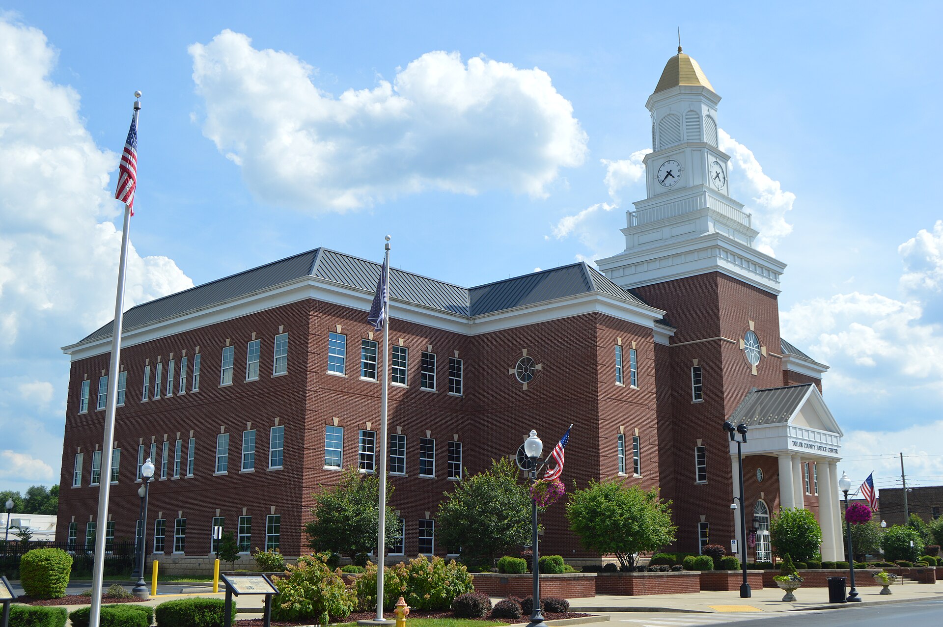 Taylor County Courthouse, Campbellsville (photographed 2017)