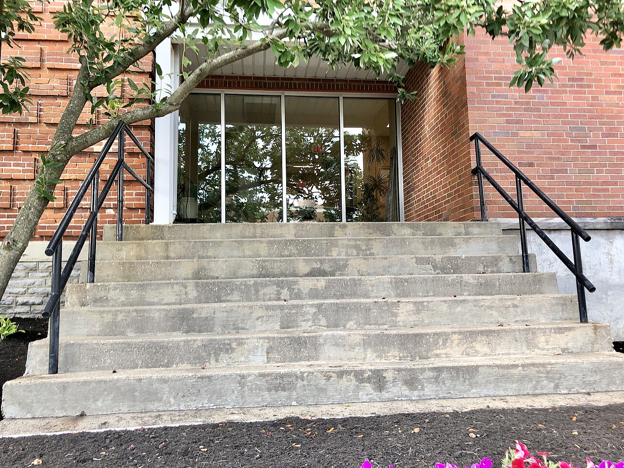 Stand-in photo: Boone County Courthouse in Burlington, the county seat (no public photo of the site itself)