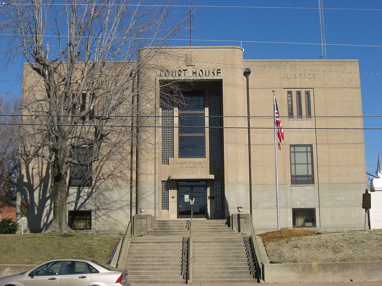 Ohio County Courthouse on the square in Hartford (photographed 2013)