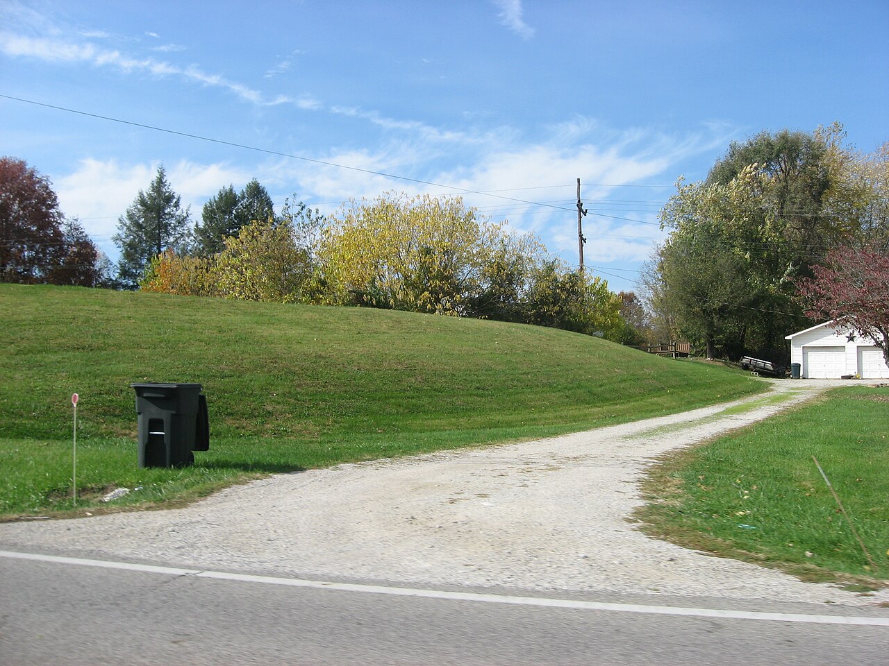 A surviving wall of Portsmouth Earthworks Group A in South Portsmouth (photographed 2012)
