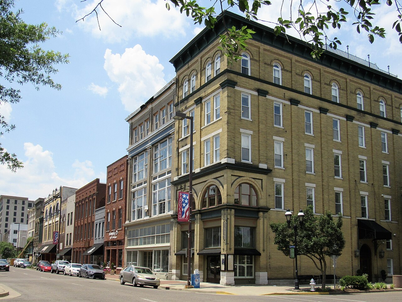 Broadway, downtown Paducah